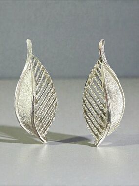 Vintage B.S.K. Silver Tone Leaf Clip On Earrings